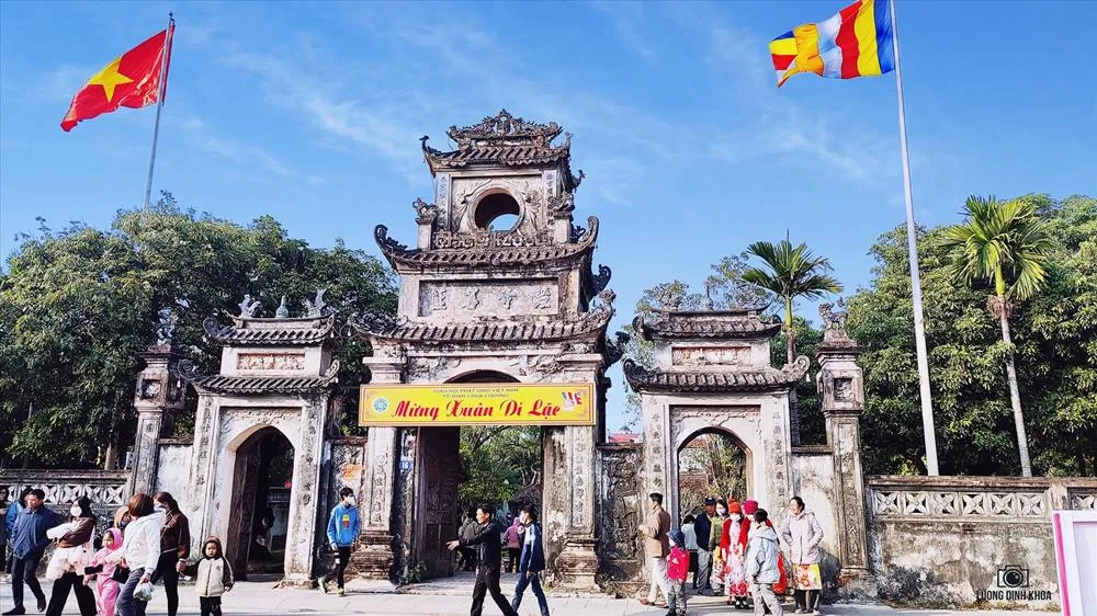 Les pierres de Pho Hien: quand l'architecture du Tonkin raconte les siècles de commerce international
