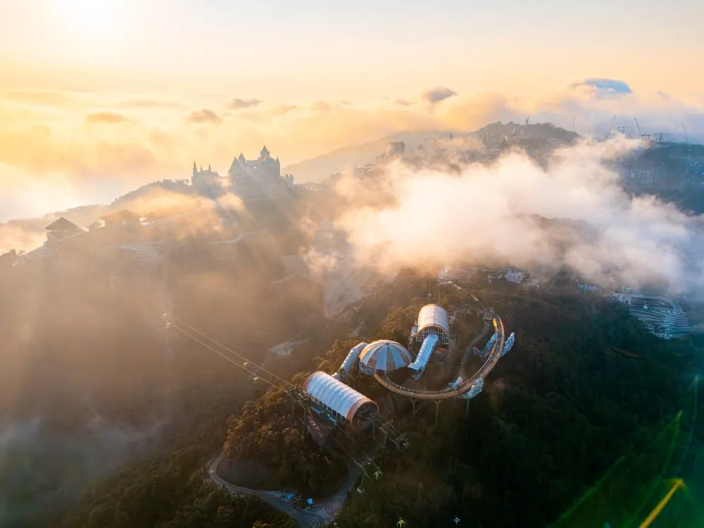 Escapade à Ba Na Hills: guide des infrastructures d'altitude et du patrimoine de Da Nang