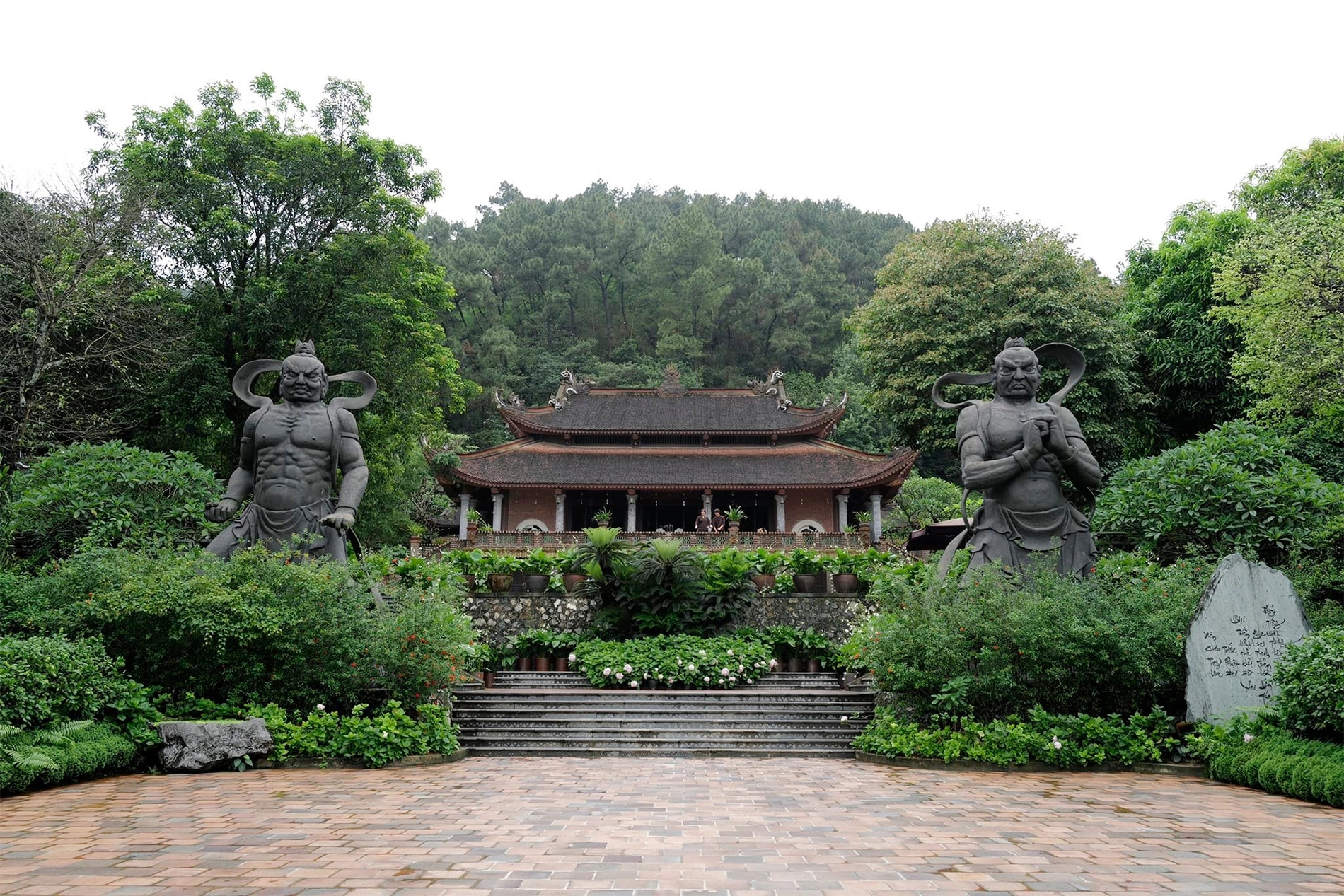 La pagode de Dia Tang Phi Lai: architecture traditionnelle et aménagement paysager du mont Phi Lai