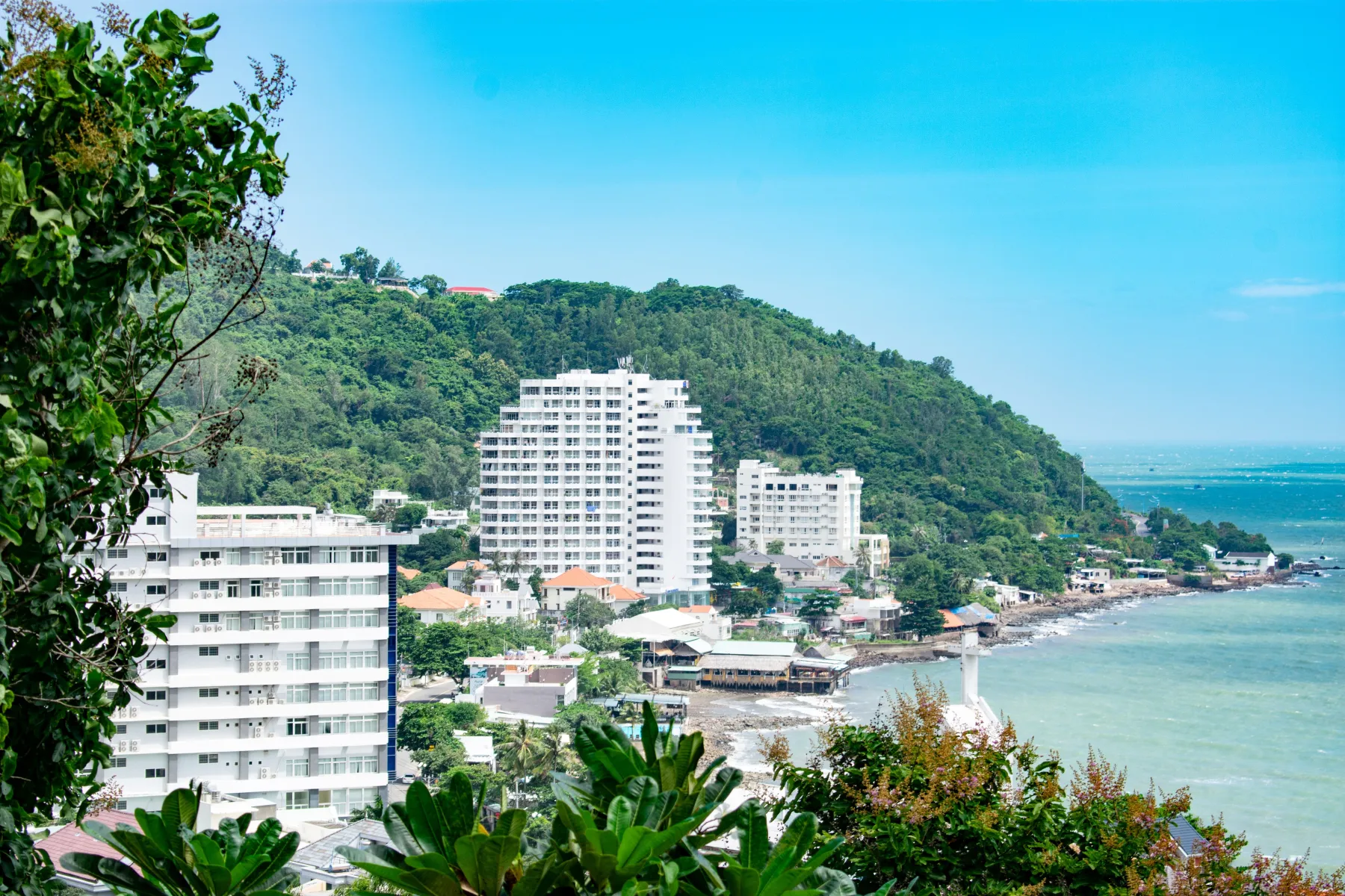Vung Tau: Le Guide Complet de la Cité Balnéaire aux Mille Facettes